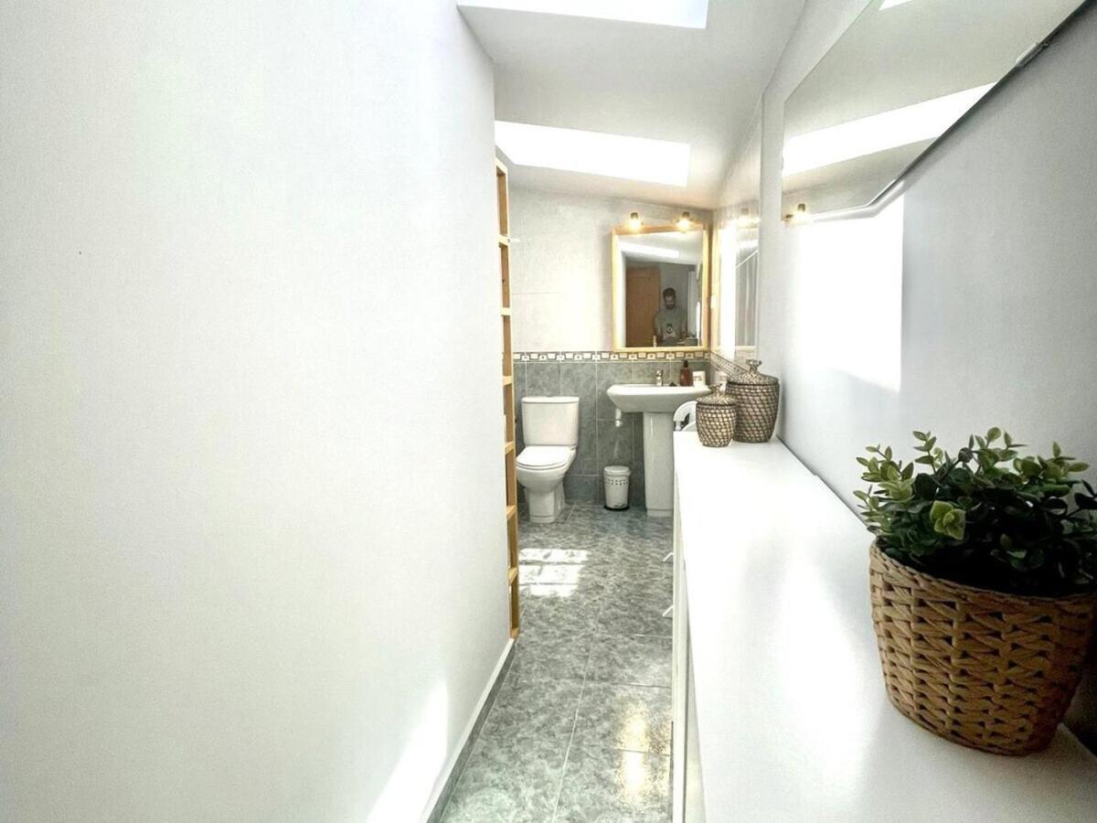 Calu Homes Duplex Cerca Playa De Huelin Малага Экстерьер фото