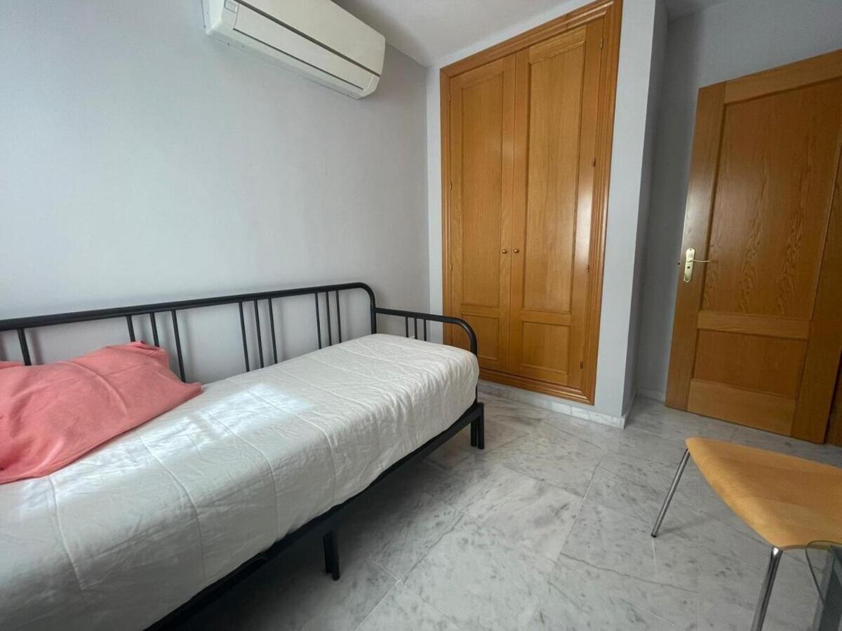 Calu Homes Duplex Cerca Playa De Huelin Малага Экстерьер фото